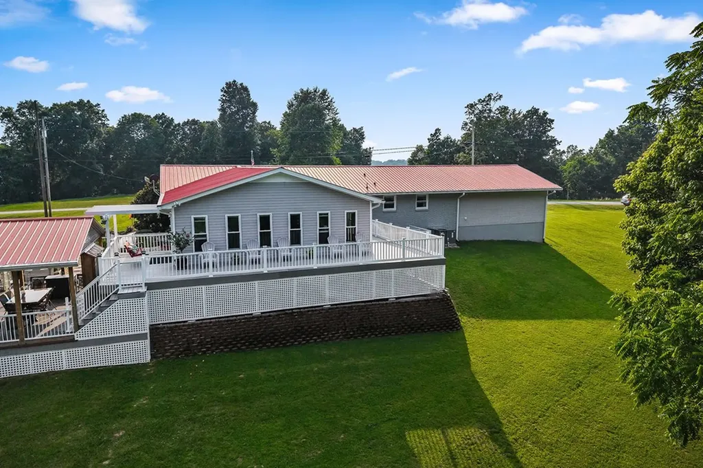 2376 Hurricane Ridge Road Smithville TN 37166