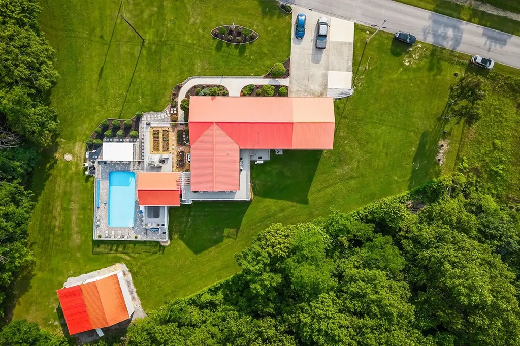 2376 Hurricane Ridge Road Smithville TN 37166