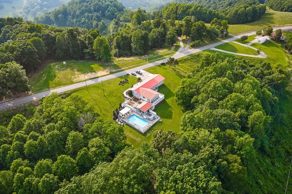 2376 Hurricane Ridge Road Smithville TN 37166