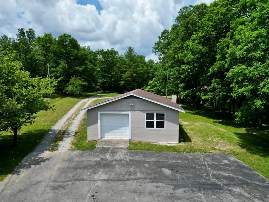 56 Robbins Nest Drive Crossville TN 38571