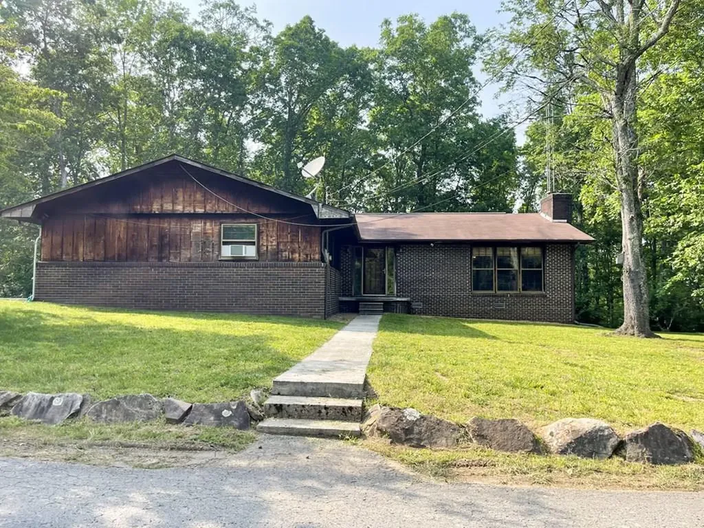 56 Robbins Nest Drive Crossville TN 38571