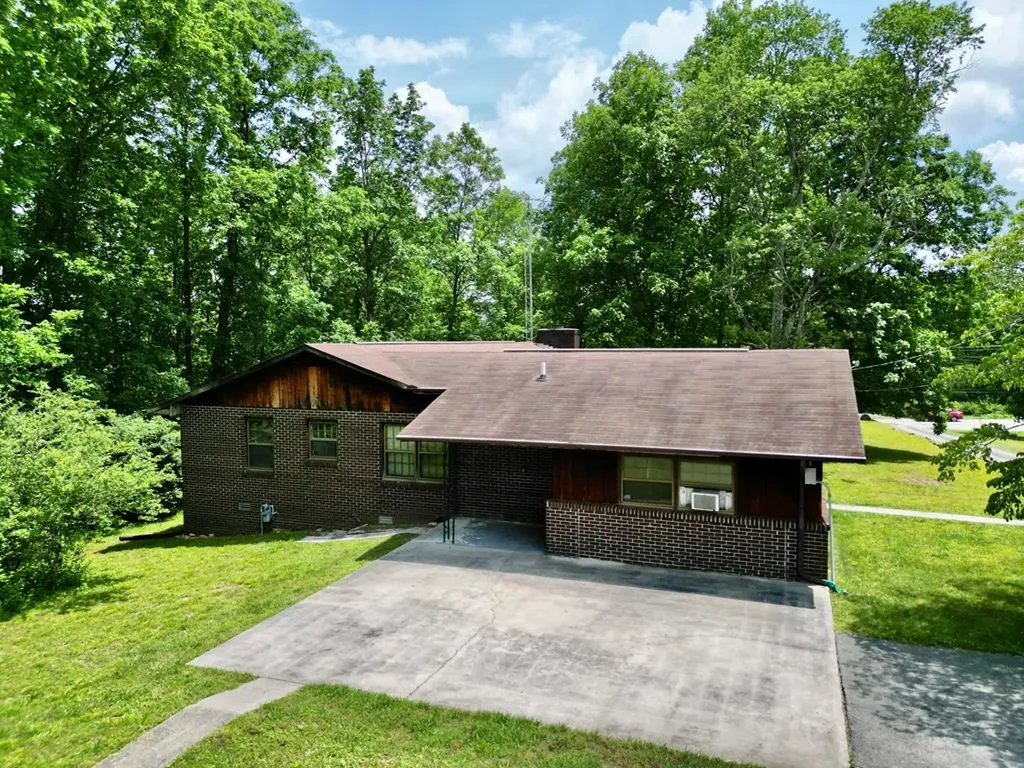 56 Robbins Nest Drive Crossville TN 38571