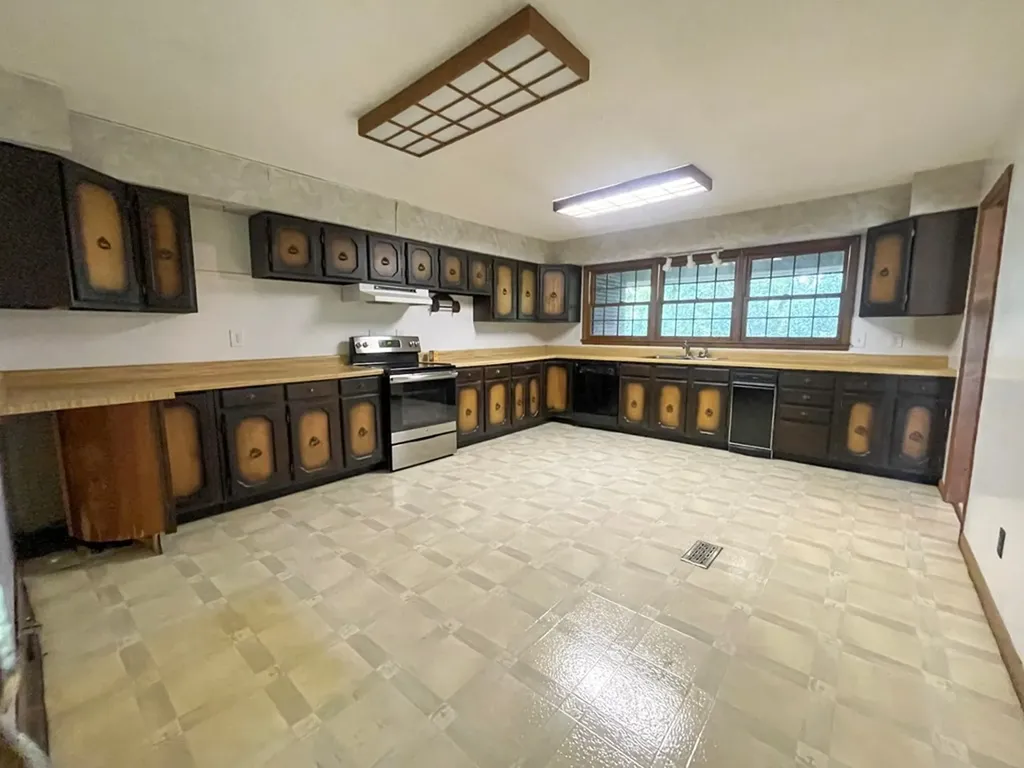 56 Robbins Nest Drive Crossville TN 38571