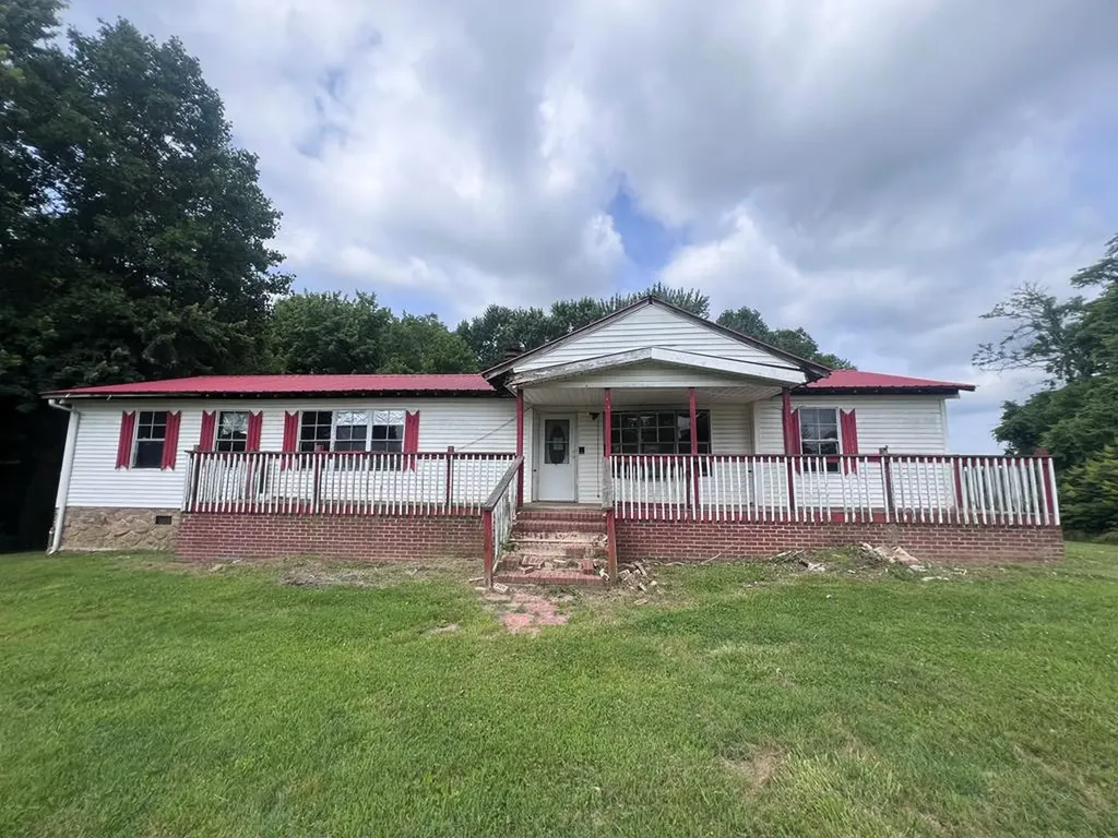 1311 Old Union Road Hilham TN 38568
