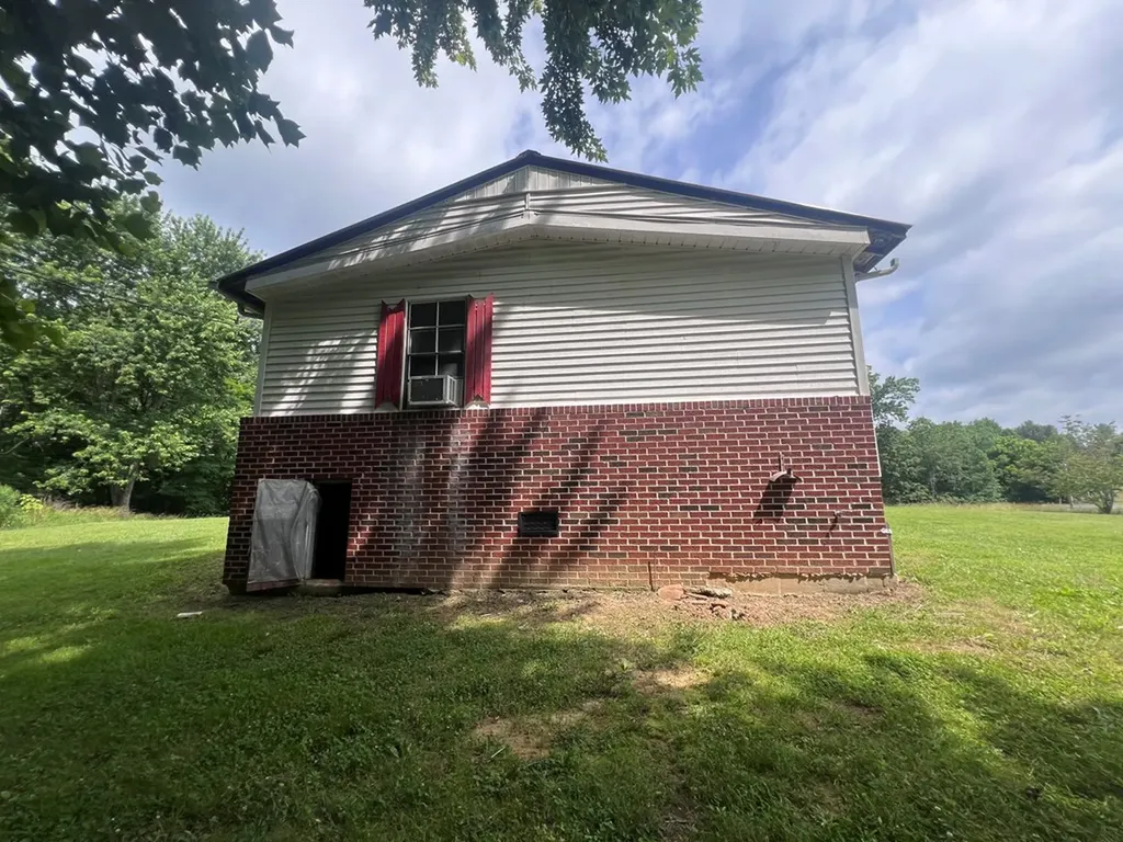 1311 Old Union Road Hilham TN 38568