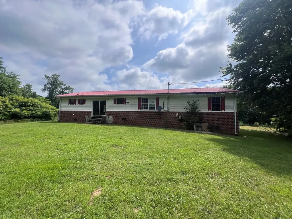 1311 Old Union Road Hilham TN 38568