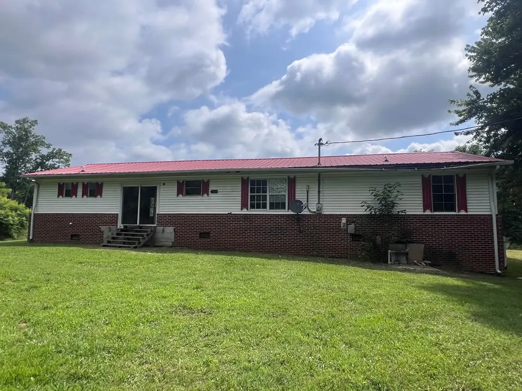 1311 Old Union Road Hilham TN 38568