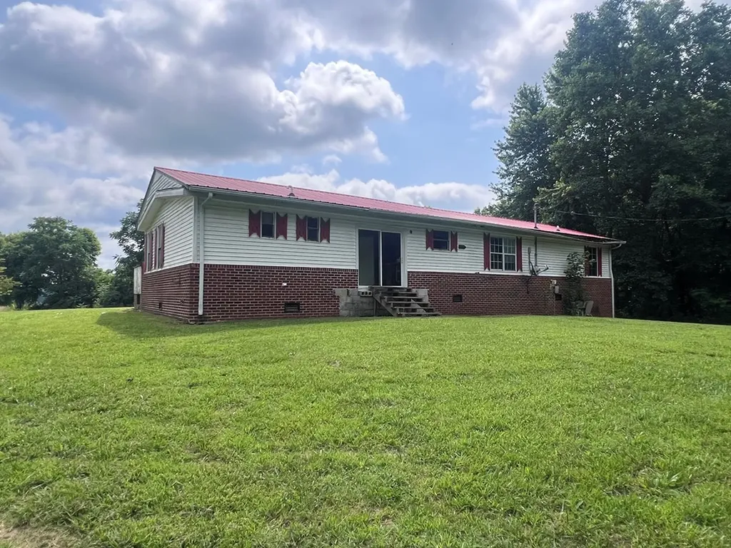 1311 Old Union Road Hilham TN 38568