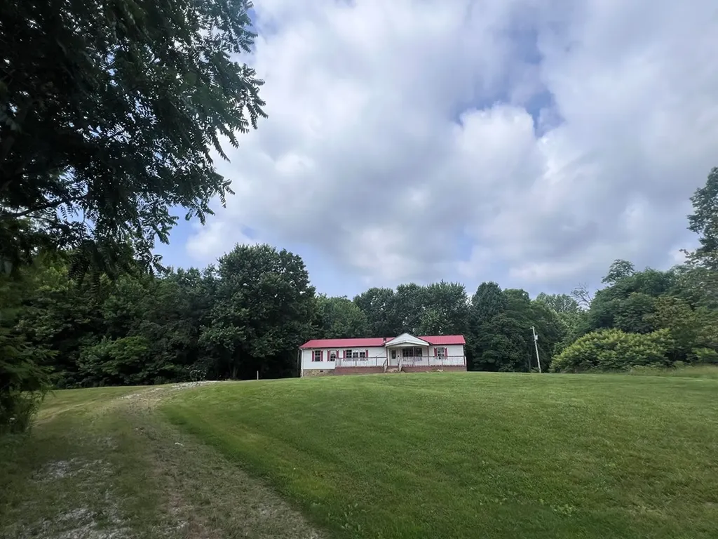 1311 Old Union Road Hilham TN 38568