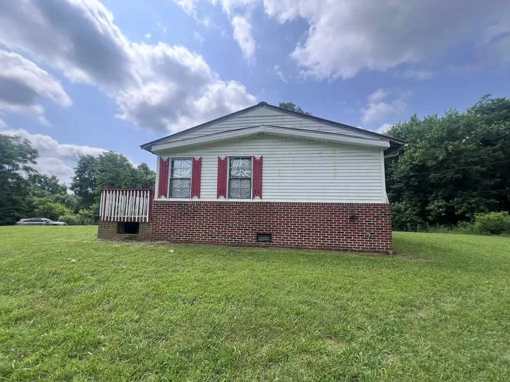 1311 Old Union Road Hilham TN 38568