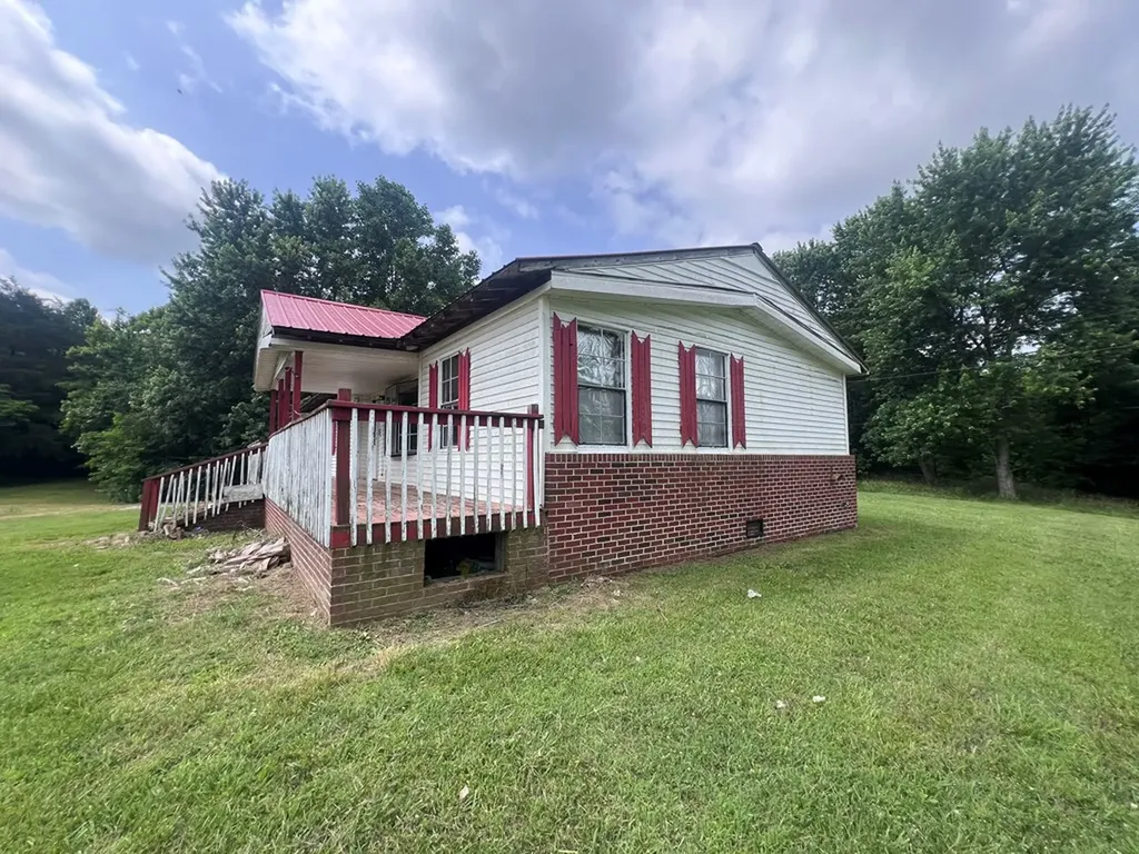 1311 Old Union Road Hilham TN 38568