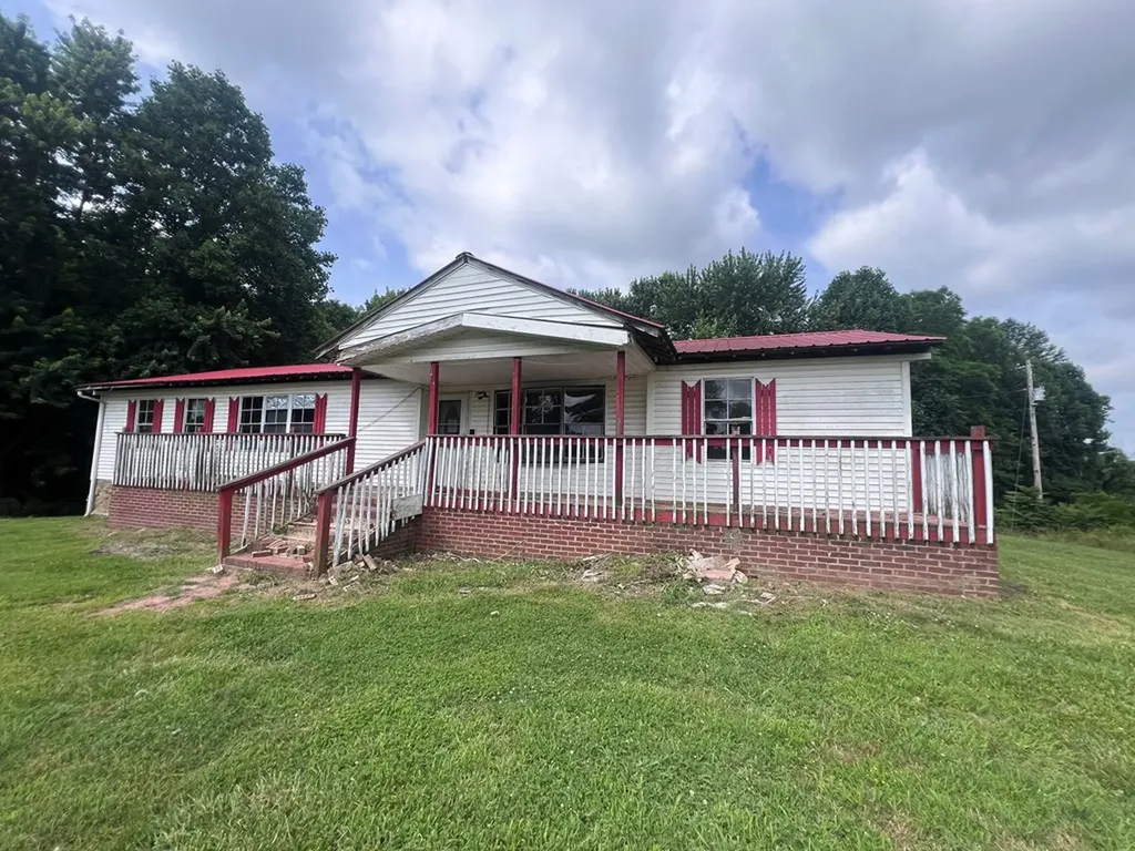 1311 Old Union Road Hilham TN 38568