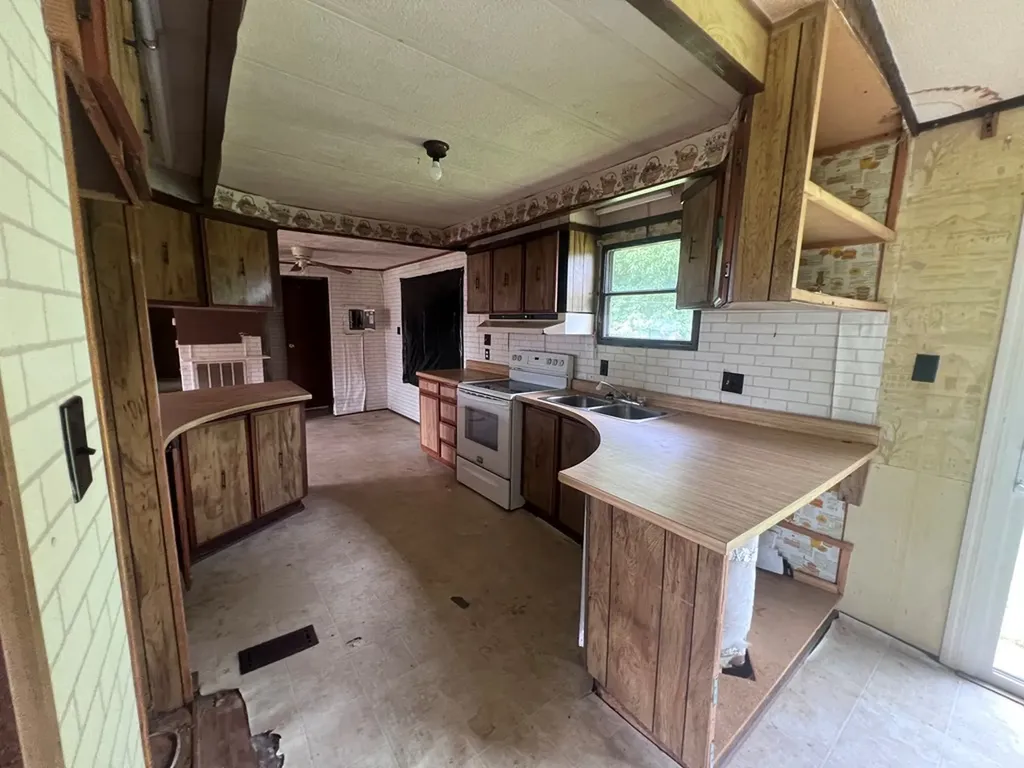 1311 Old Union Road Hilham TN 38568