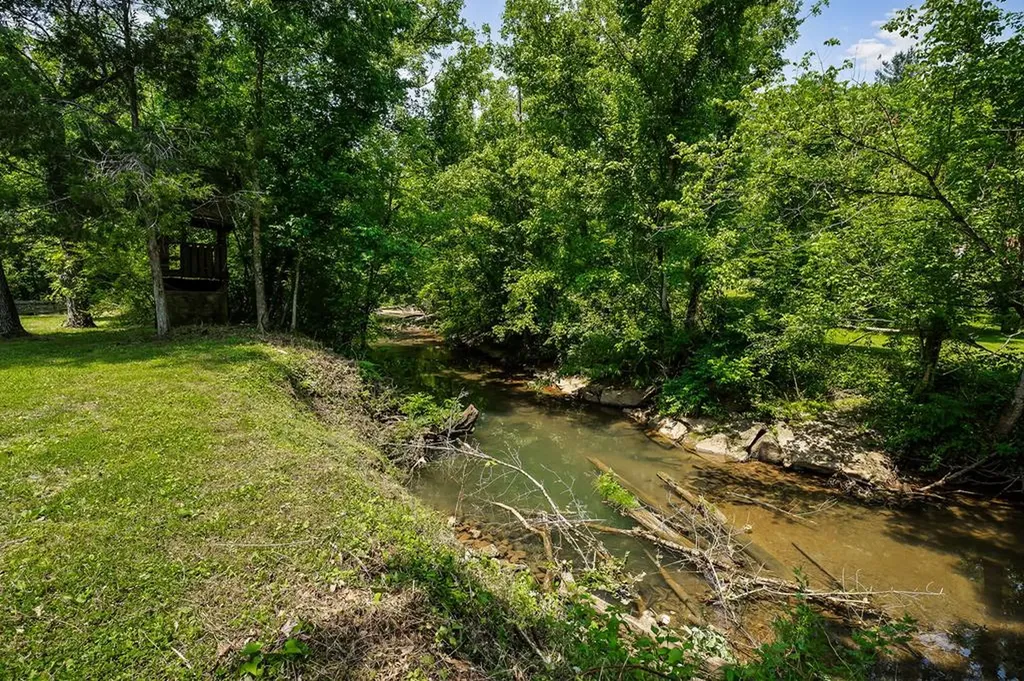 1409 Robert Lane Cookeville TN 38506