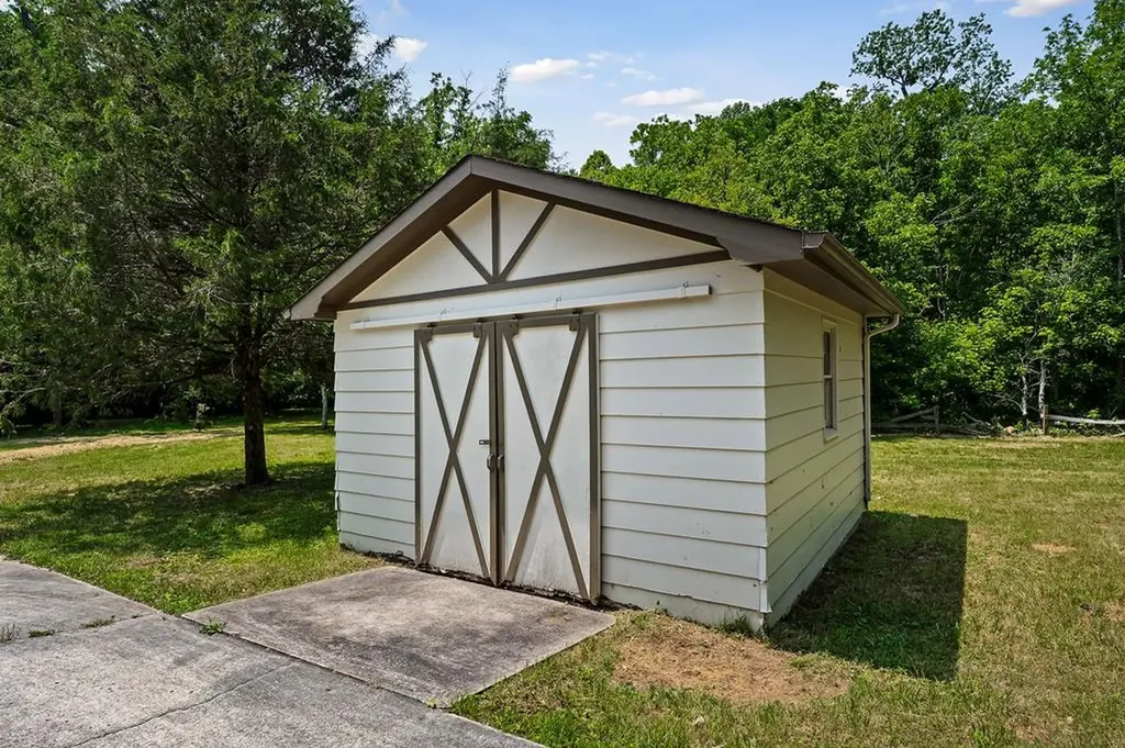 1409 Robert Lane Cookeville TN 38506