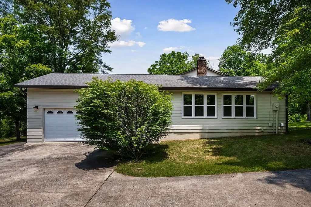 1409 Robert Lane Cookeville TN 38506