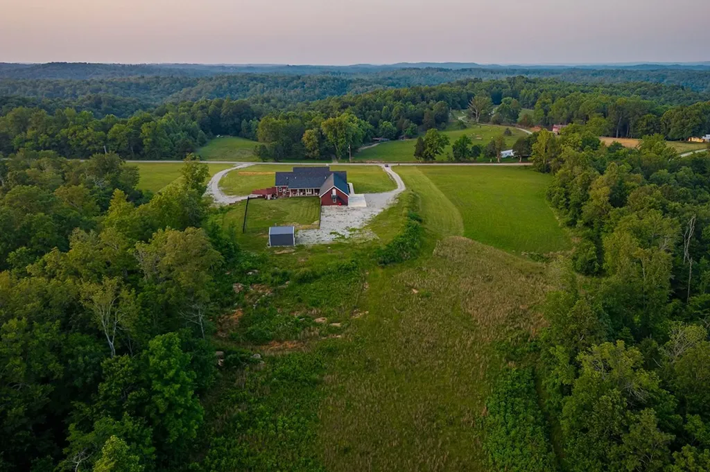 3292 Moss Arcott Celina TN 38551