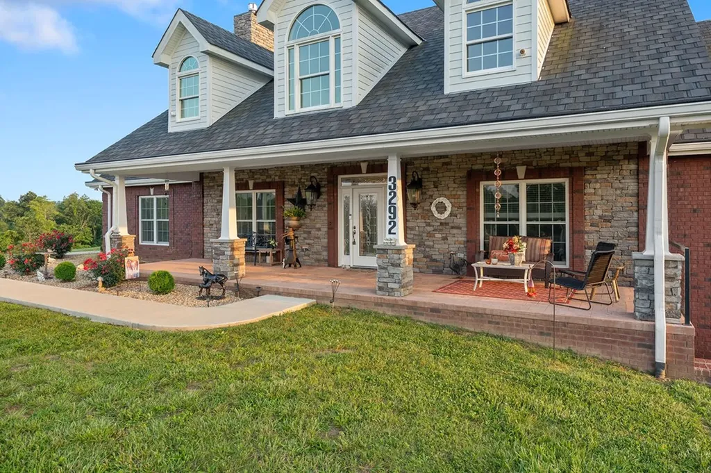 3292 Moss Arcott Celina TN 38551