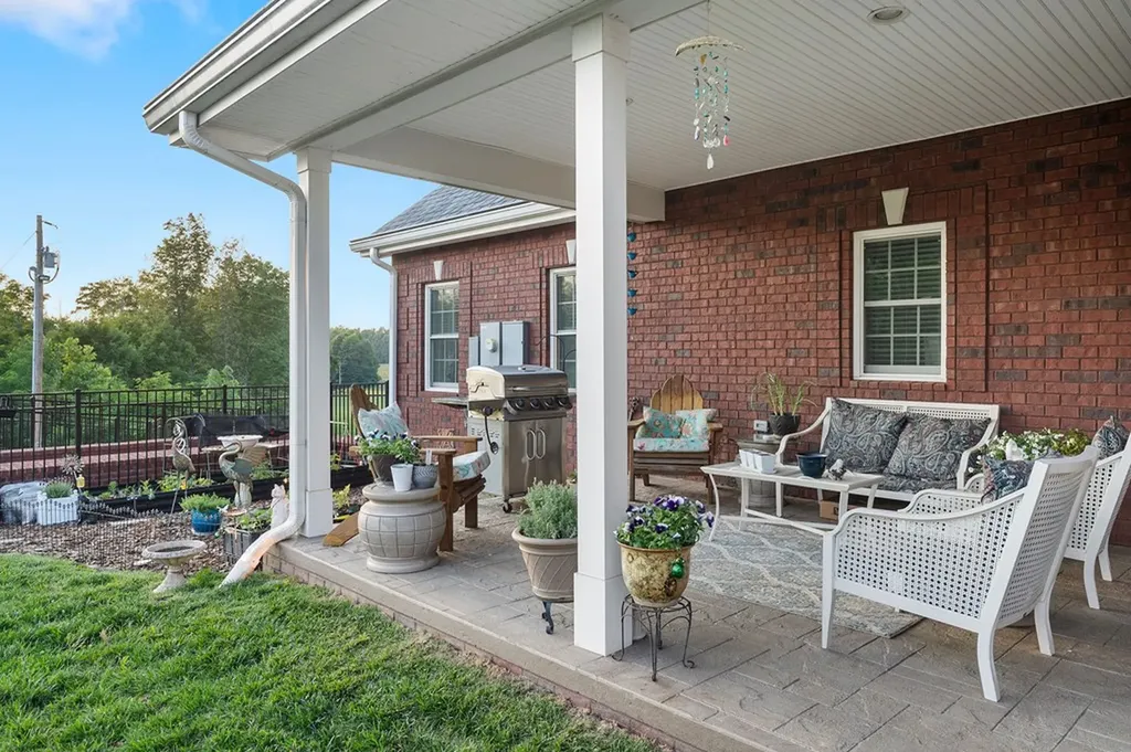 3292 Moss Arcott Celina TN 38551