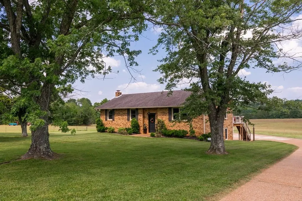 16945 Dodson Branch Highway Cookeville TN 38501