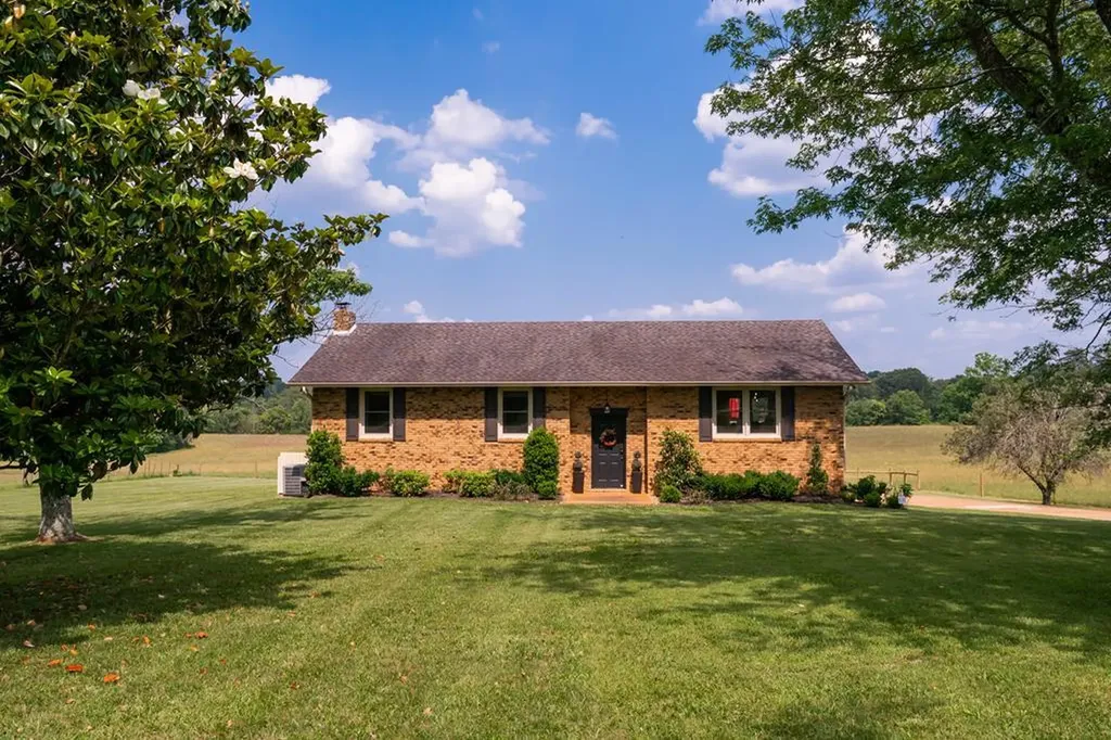 16945 Dodson Branch Highway Cookeville TN 38501