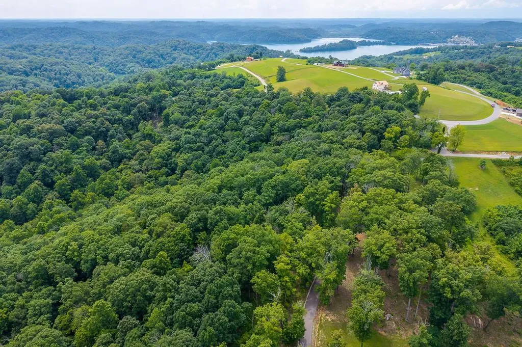 31 C Rock Fish Road Hilham TN 38568