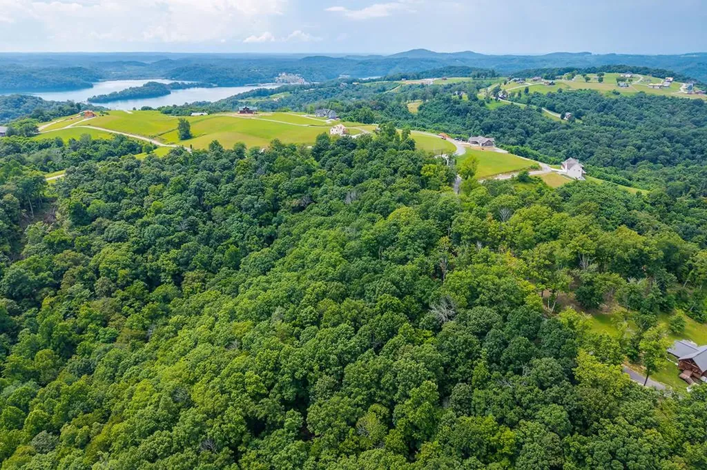 31 C Rock Fish Road Hilham TN 38568