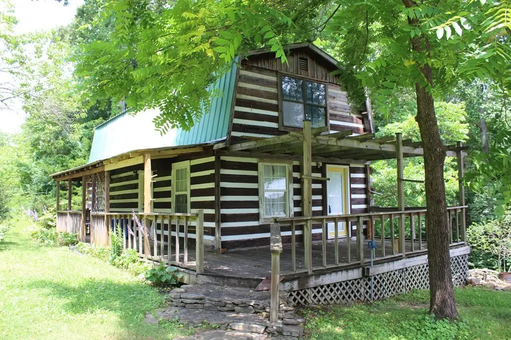 864 Pleasant Shade Lane Monterey TN 38574