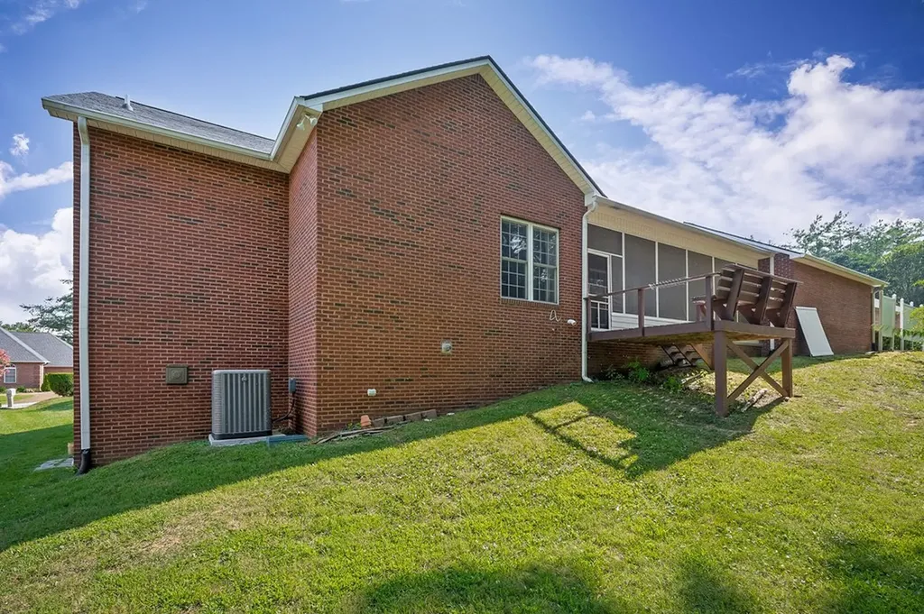 2108 Boxwood Cookeville TN 38506