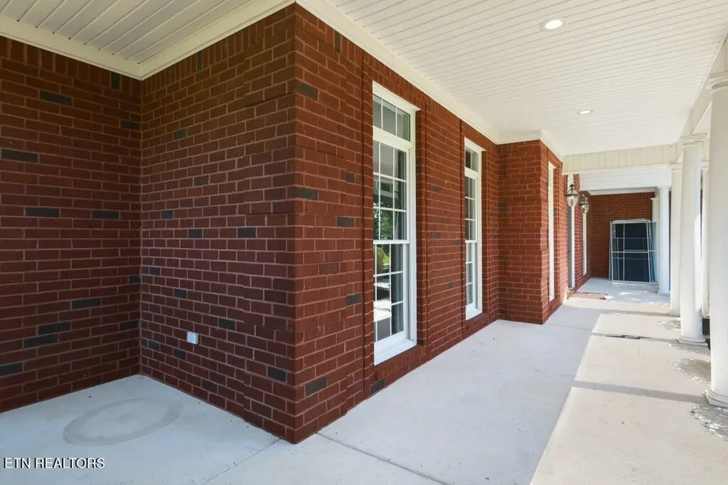 6988 Highway 64 E Wartrace TN 37183