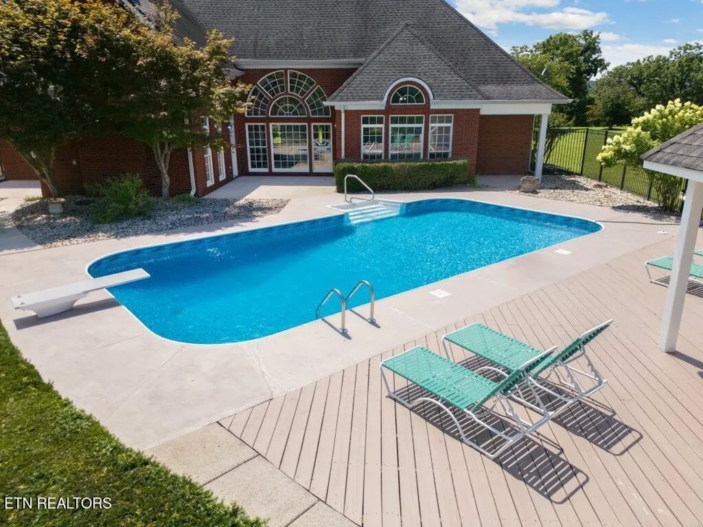 6988 Highway 64 E Wartrace TN 37183