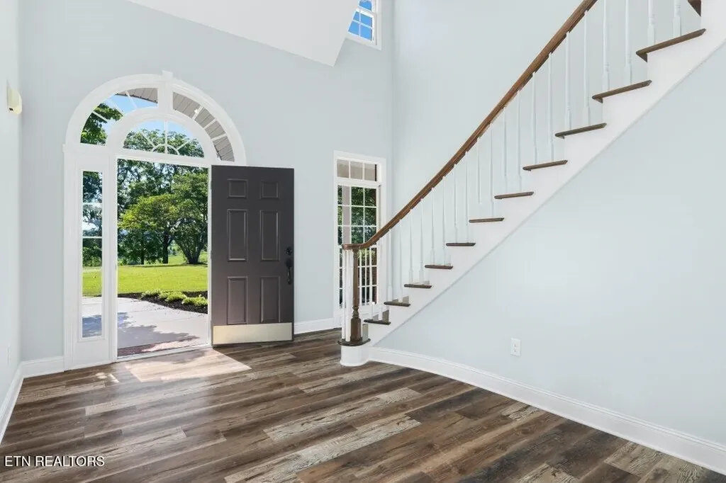 6988 Highway 64 E Wartrace TN 37183