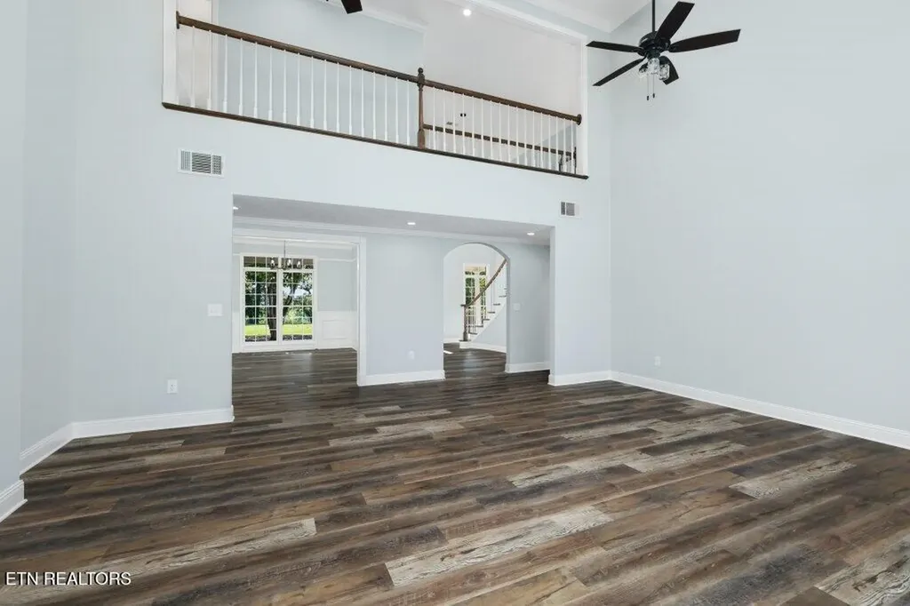 6988 Highway 64 E Wartrace TN 37183