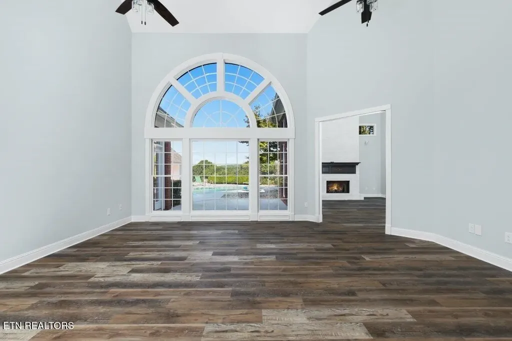 6988 Highway 64 E Wartrace TN 37183