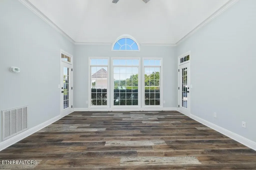 6988 Highway 64 E Wartrace TN 37183