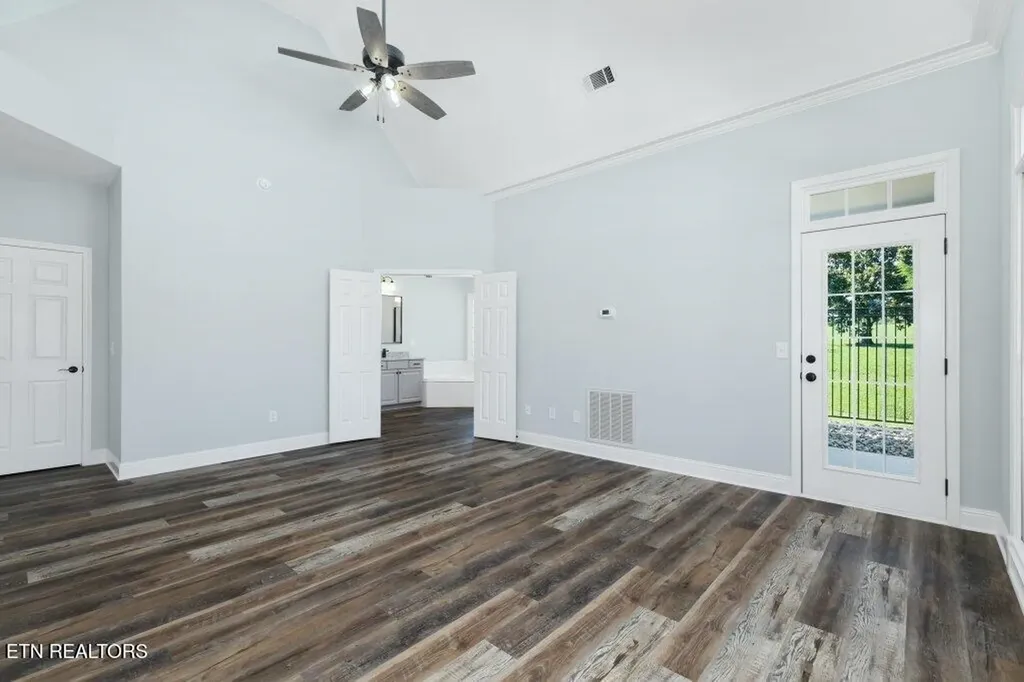 6988 Highway 64 E Wartrace TN 37183