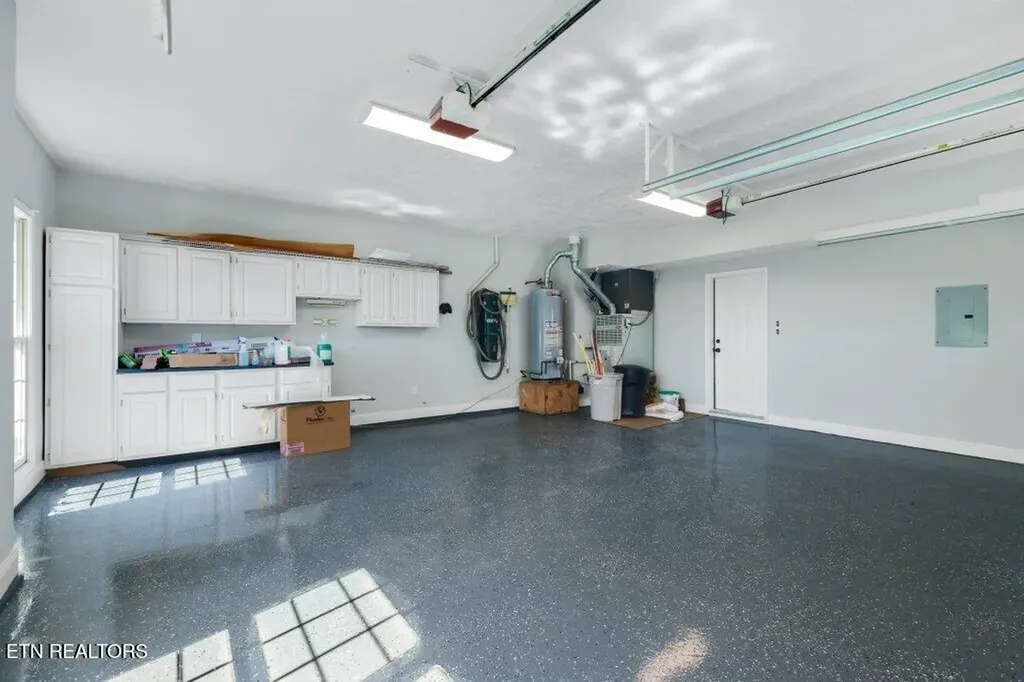 6988 Highway 64 E Wartrace TN 37183