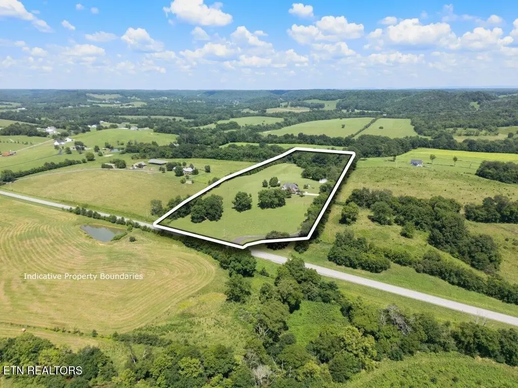 6988 Highway 64 E Wartrace TN 37183