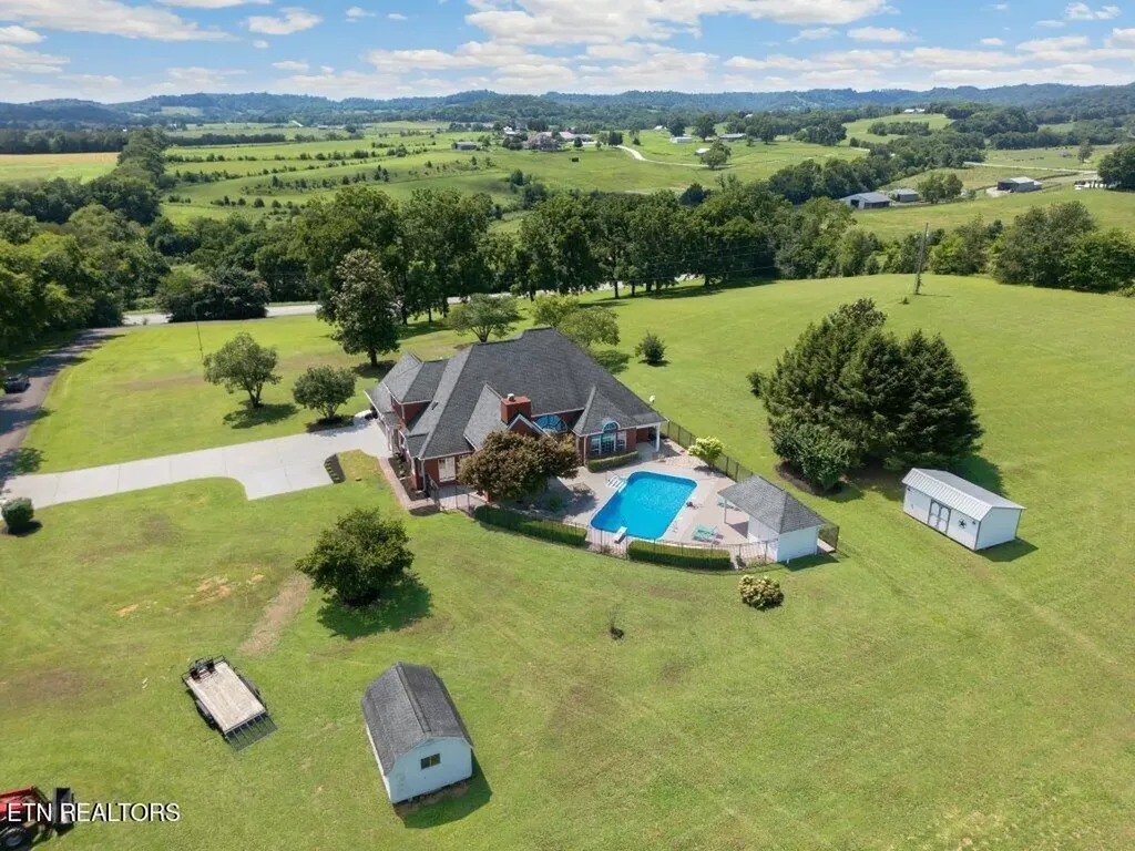 6988 Highway 64 E Wartrace TN 37183