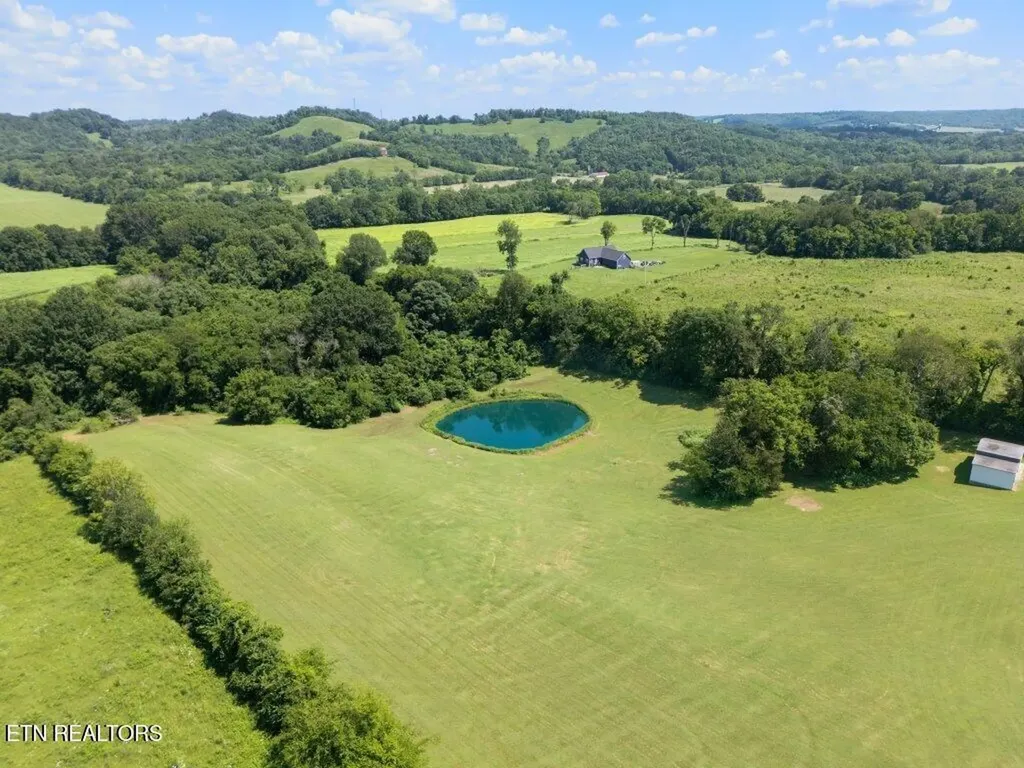 6988 Highway 64 E Wartrace TN 37183