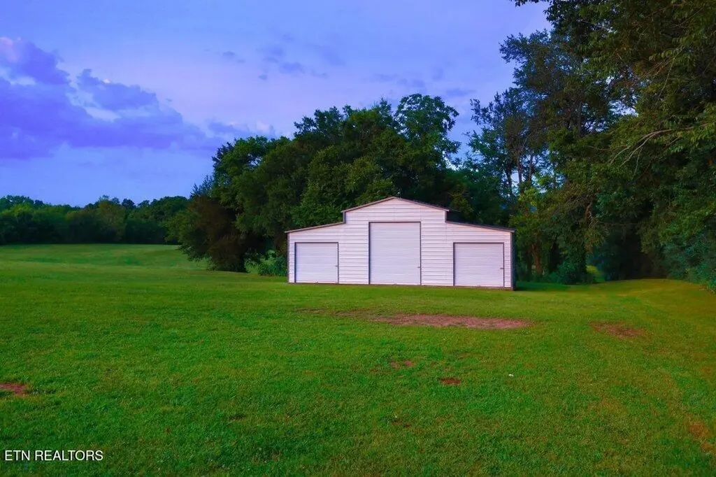 6988 Highway 64 E Wartrace TN 37183