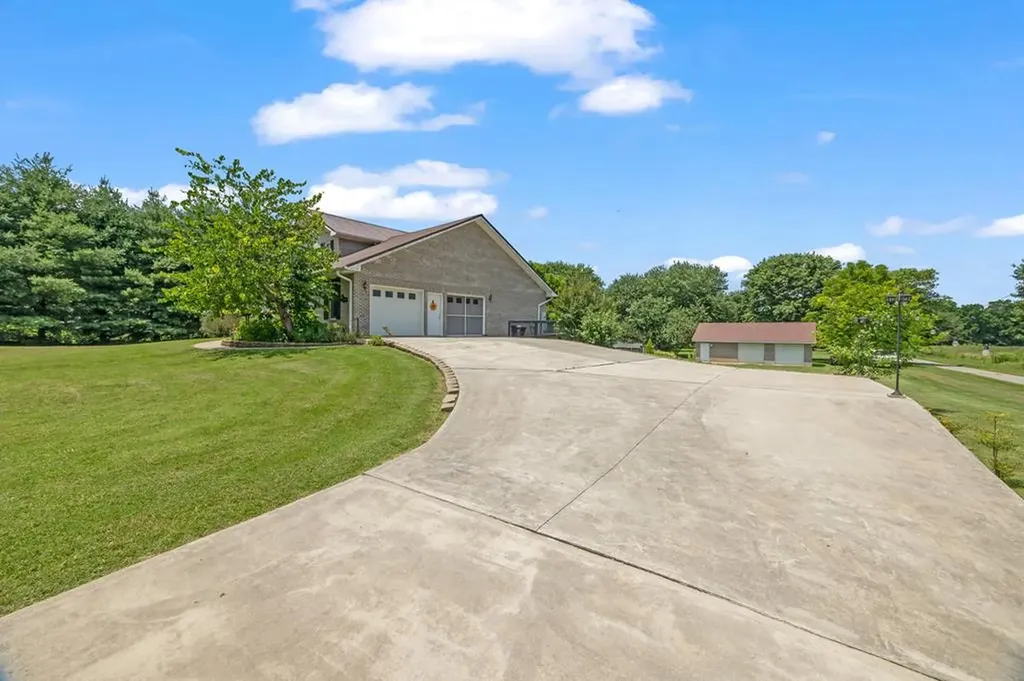 1590 Rickman Road Livingston TN 38570