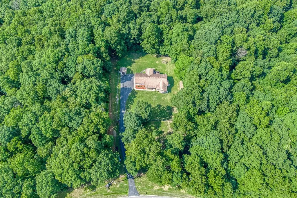 1133 W Laurel Way Monterey TN 38574