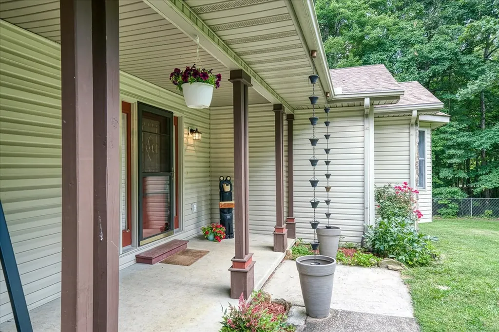 1133 W Laurel Way Monterey TN 38574