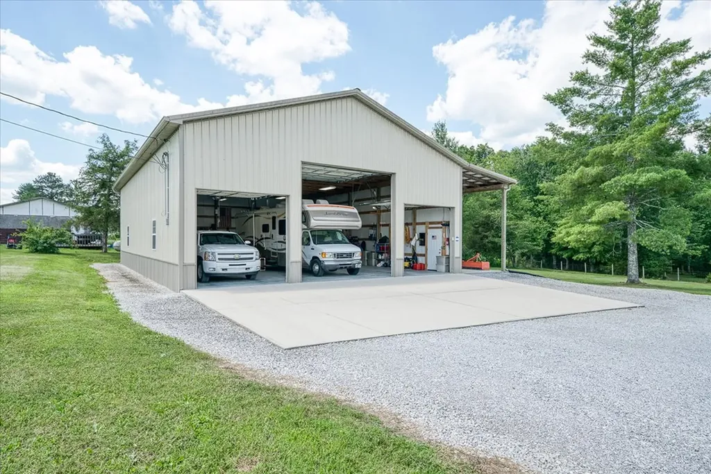 125 Clarence Lee Road Lancing TN 37770