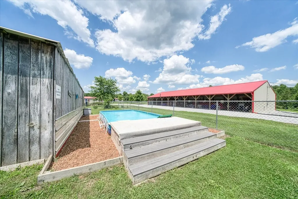 125 Clarence Lee Road Lancing TN 37770