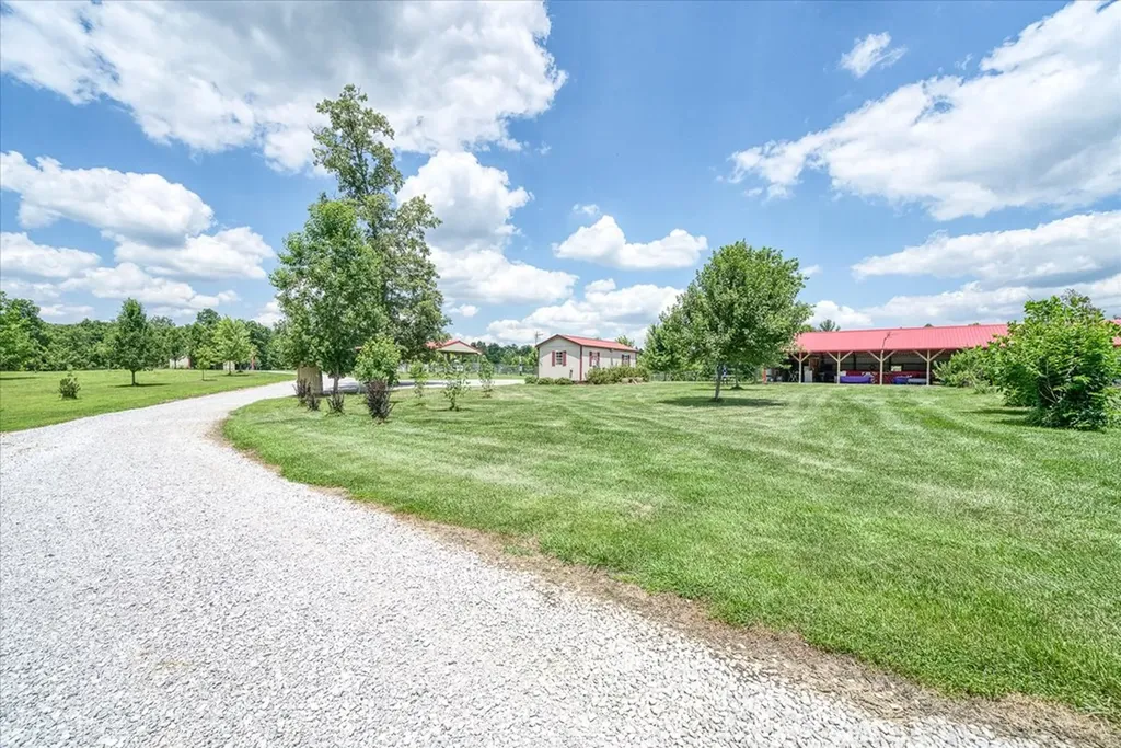 125 Clarence Lee Road Lancing TN 37770