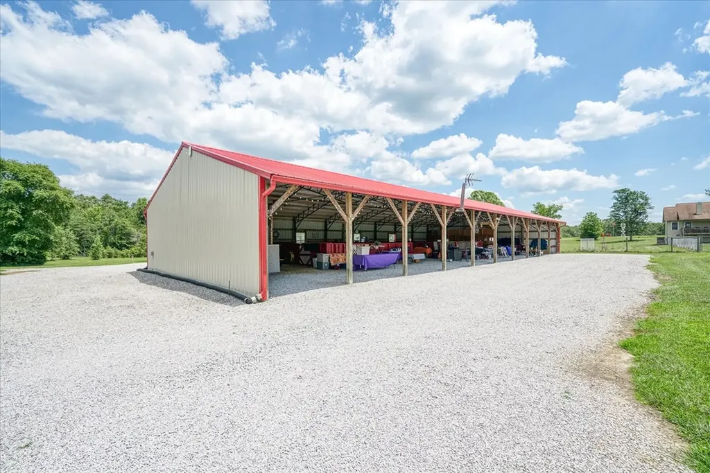 125 Clarence Lee Road Lancing TN 37770