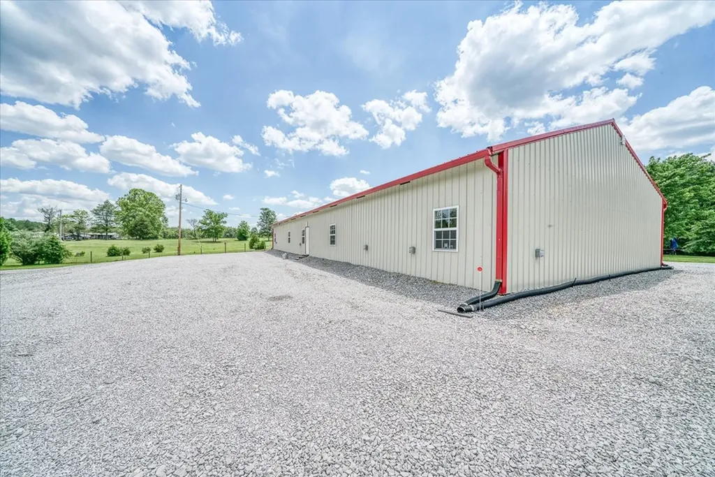 125 Clarence Lee Road Lancing TN 37770