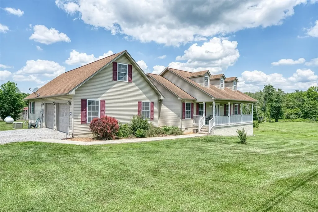 125 Clarence Lee Road Lancing TN 37770